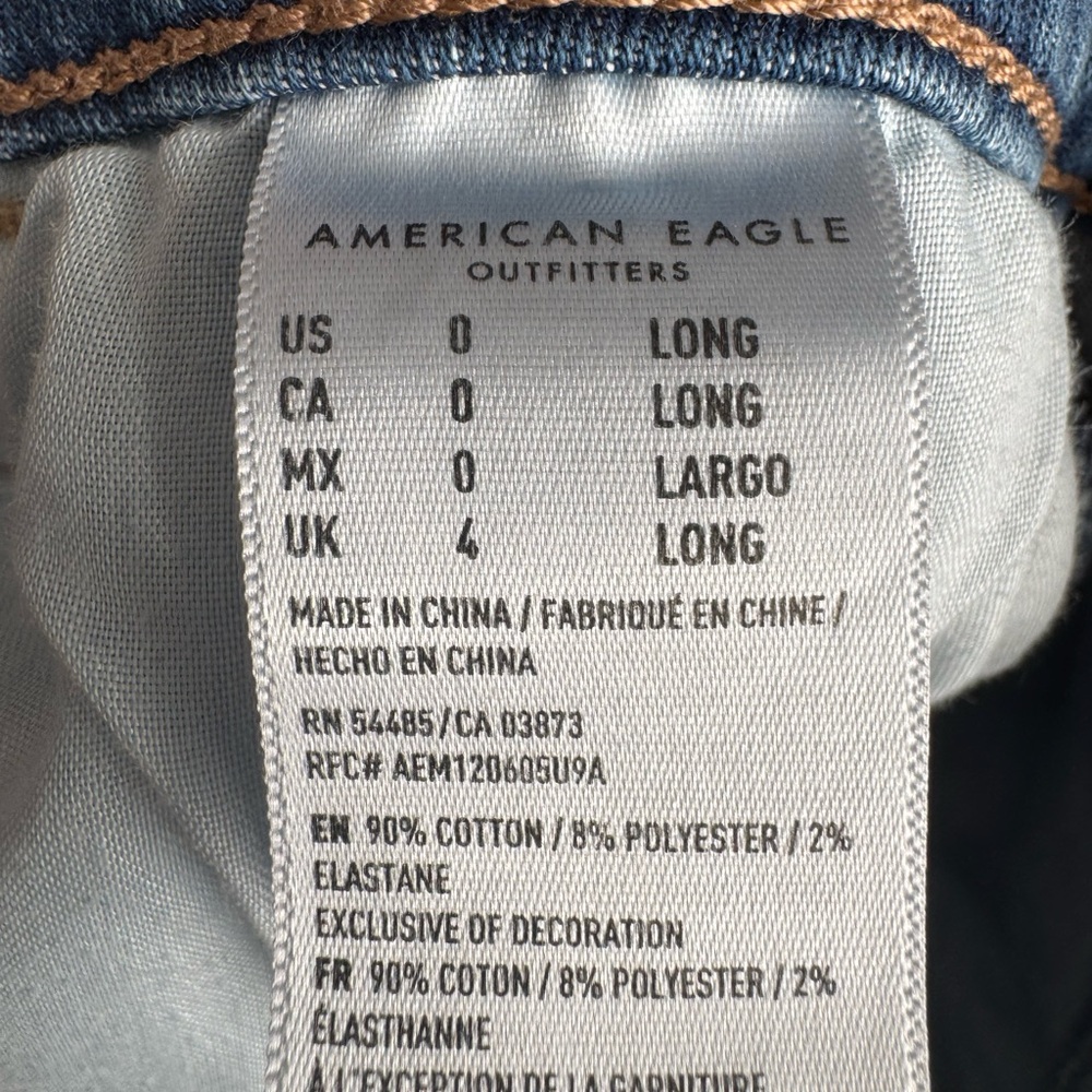 American Eagle Outfitters Ripped Blue Jeans - Picture 4 of 4
